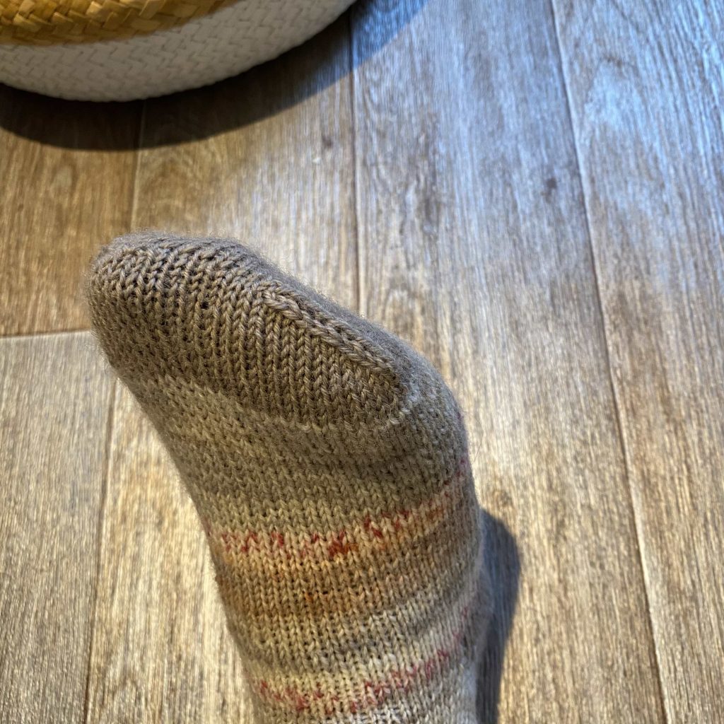 Chaussette tricotée sans couture avec grafting